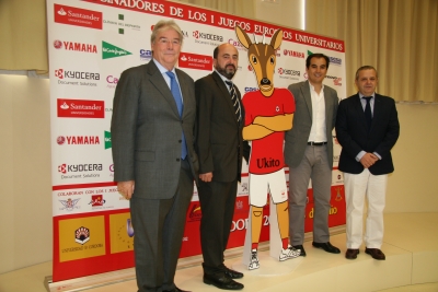 De izda. a dcha., Luis Carreto, Manuel Torres, José Antonio Nieto y Salvador Fuentes posan con