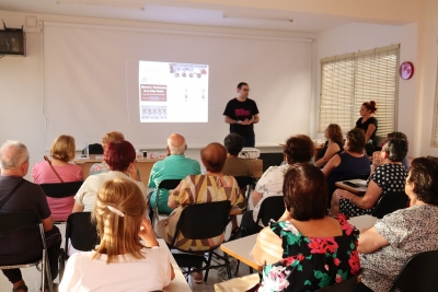 El investigador Javier López Rider durante la charla