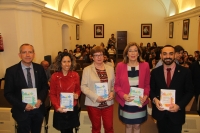 Autoridades en la presentación del libro