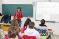 La profesora Teresa Milln durante los talleres de 'Ingenios en ruta' 2015