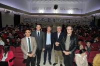 De izqda. a dcha., Alfonso Zamorano, José Carlos Gómez Villamandos, José Luna Jurado, Cristobal Hurtado y Faustino Rider antes de comenzar la charla con los estudiantes