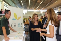 La presidenta de la Junta de Andalucía en el stand del ceiA3 