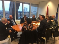 El rector y la vicerrectora de  Investigacin,junto con integrantes del Comit Ejecutivo, durante una de las reuniones celebradas en Bruselas.