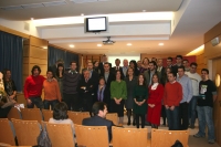 Foto de familia de autoridades académicas y galardonados