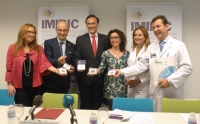 La delegada de Igualdad, Salud y Polticas Sociales, Mara ngeles Luna; el delegado de Economa, Innovacin, Ciencia y Empleo, Manuel Carmona; el rector de la Universidad de Crdoba, Jos Carlos Gmez Villamandos; la directora general de Investigacin y Gestin del Conocimiento de la Consejera de Salud, Mara Isabel Baena; la directora gerente del Hospital Reina Sofa, Marina lvarez y el director cientfico del IMIBIC, Justo P. Castao.