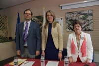  De izquierda a derecha, Alberto Marinas, director adjunto al vicerrectorado de Investigación de la UCO; Rosa Gallardo, directora de la ETSIAM; y Rafaela Dios, organizadora de Efiuco 