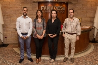 Guillermo Beltrán (Director General Adjunto), Rosario Moyano (Decana de la Facultad de Veterinaria), Salud Serrano (Vicedecana de la Facultad de Veterinaria) y Sergio Ledesma (Director de Calidad) en las instalaciones de FAMADESA en Campanillas (Málaga).