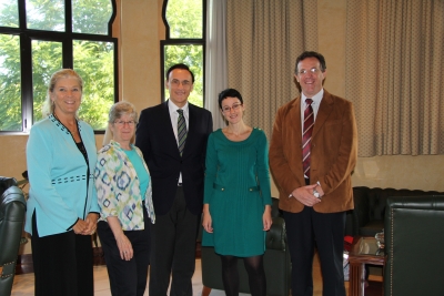 De izquierda a derecha, Christine Shelton, Marta Ackelsberg, José Carlos Gómez Villamandos, Nuria Magaldi y Eulalio Fernández.