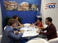 Nuria Magaldi y Carlos García en la feria EAIE 2017